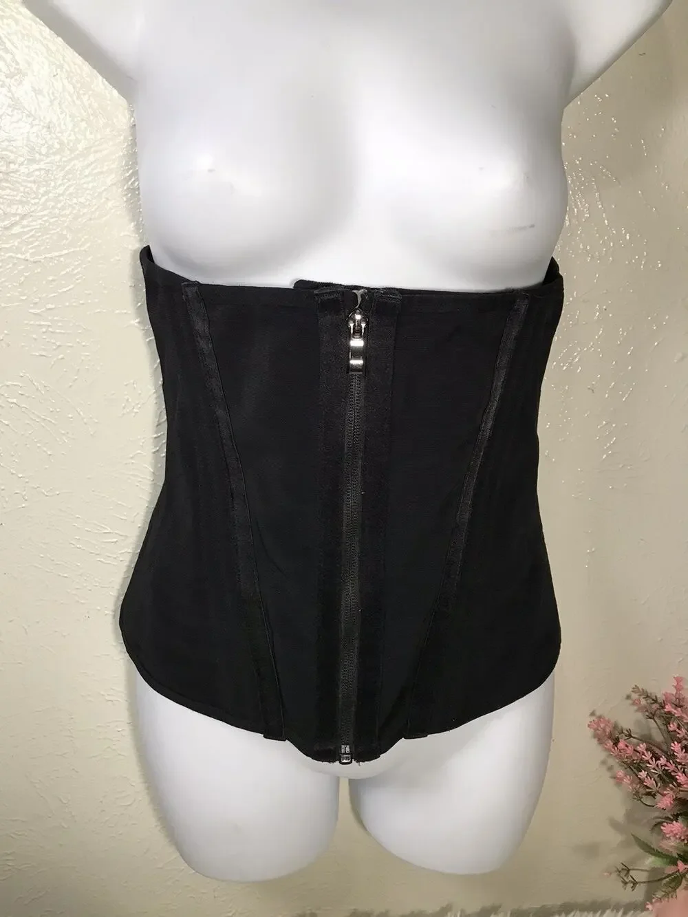 Women’s Black Waist Cincher Corset Shapewear Boned Front Zip Compression Medium